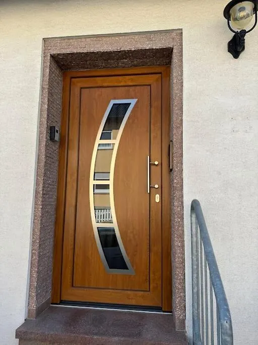 Apartment 3 Zimmerwohnung Mit 2 Schlafzimmer Balkon Kueche Tv Wlan Langenzenn